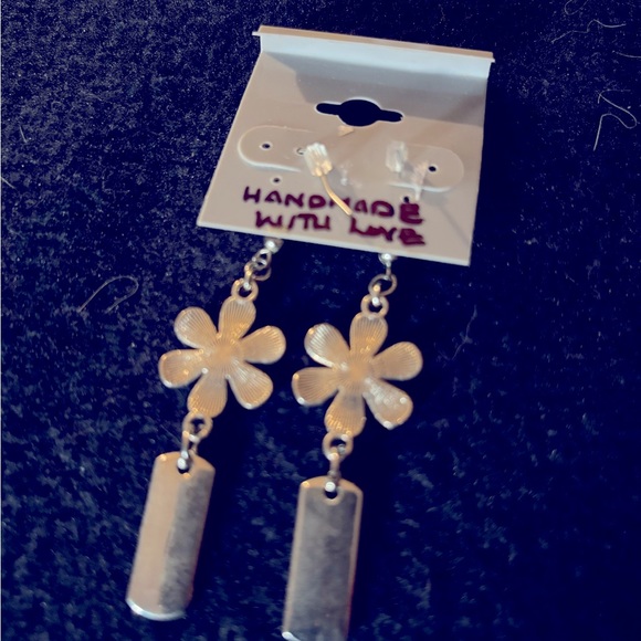 *New Handmade* Flower Jewel Earrings with “Blessed” and “Beautiful” Lettering - Picture 4 of 4